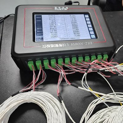 Silbergrauer intelligenter Mehrkanal-Temperatur- und Luftfeuchtigkeitsdatenerfassungslogger
